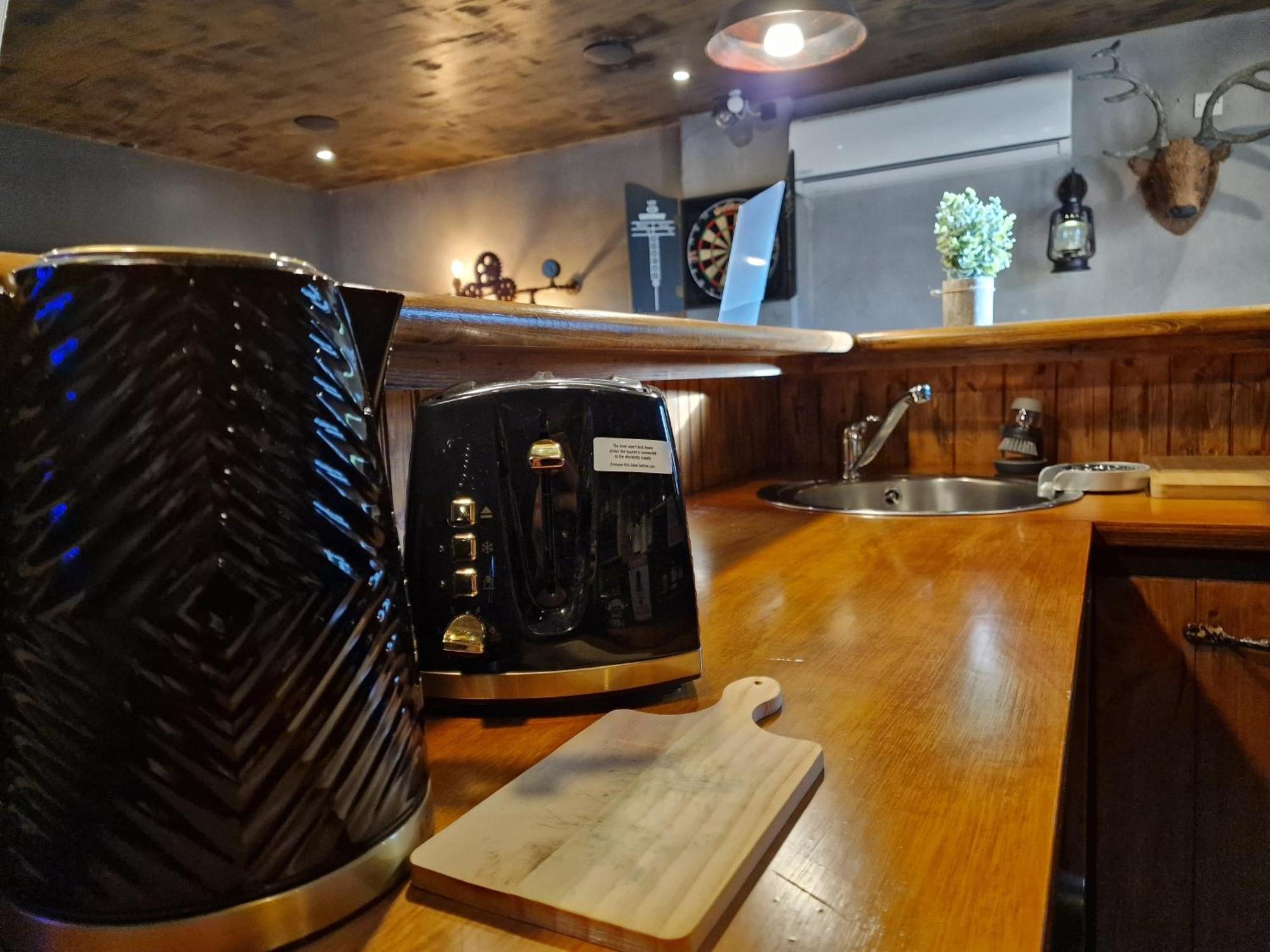 The Pub - Unique & Authentic Experience - Free Parking!, 5 Minutes From Airbus And The Mall Cribbs Μπρίστολ Εξωτερικό φωτογραφία